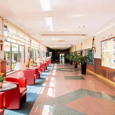 Lidia - Czesc Economy Hotel